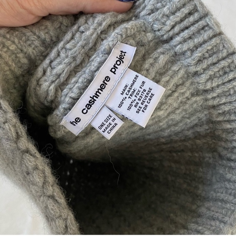 The Cashmere Project Pom Pom Beanie Hat in Gray One Size - Picture 2 of 2